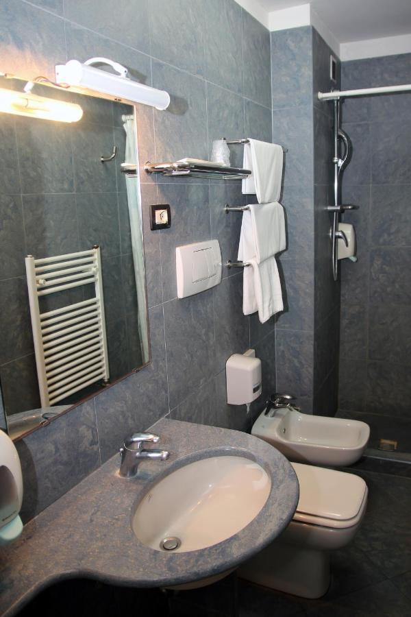 Hotel Raphael Montecatini Terme Zimmer foto